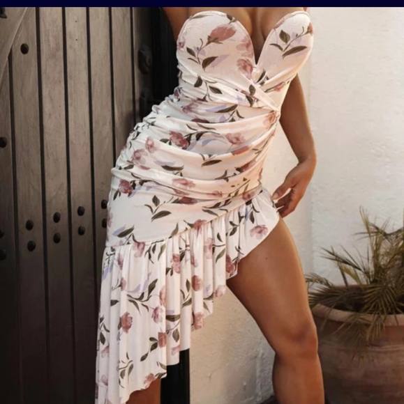 ASYMETRICAL FLORAL MESH BODYCON DRESS VIRTUALLY SEE THREW & NEEDS A SLIP - Picture 2 of 4